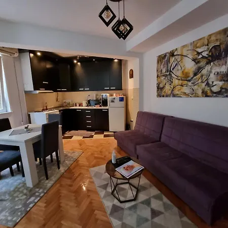 Veselinovic Free Parking 브라네