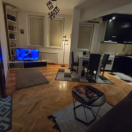 Veselinovic Free Parking 브라네