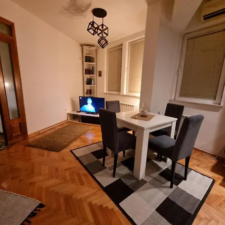 Veselinovic Free Parking *