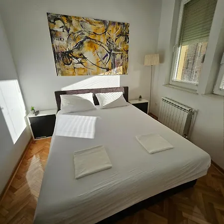 Veselinovic Free Parking *