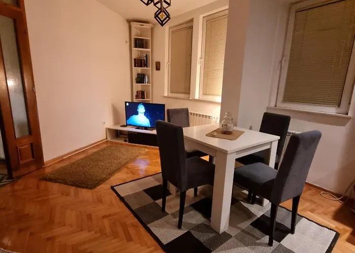 Veselinovic Free Parking *