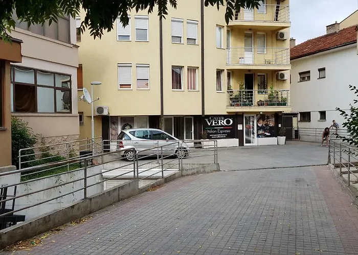 Veselinovic Free Parking Vranje